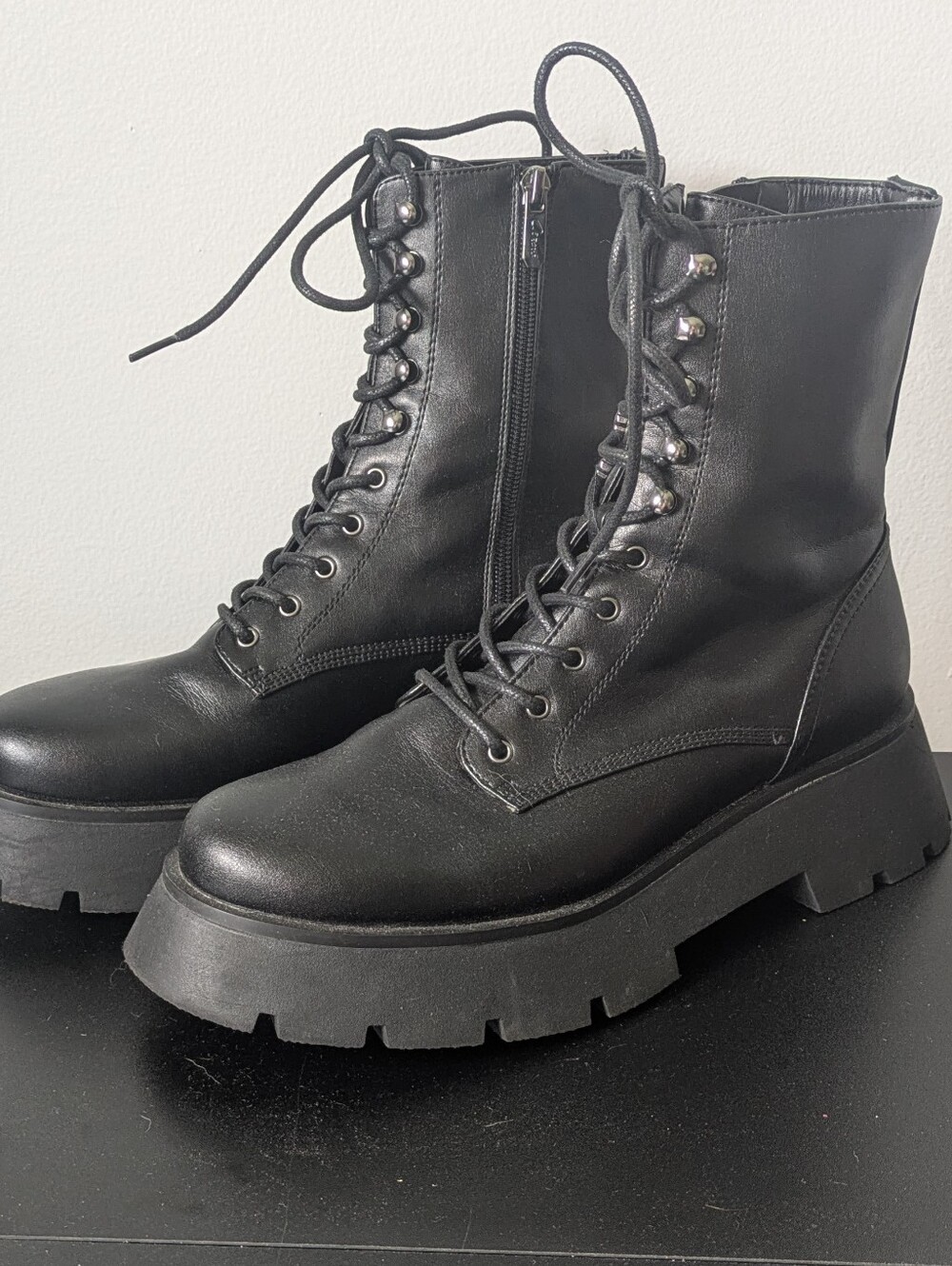 Circus by Sam Edelman Black Chunky Lug Sole Platform Combat Boots Size 10 - Picture 2 of 8
